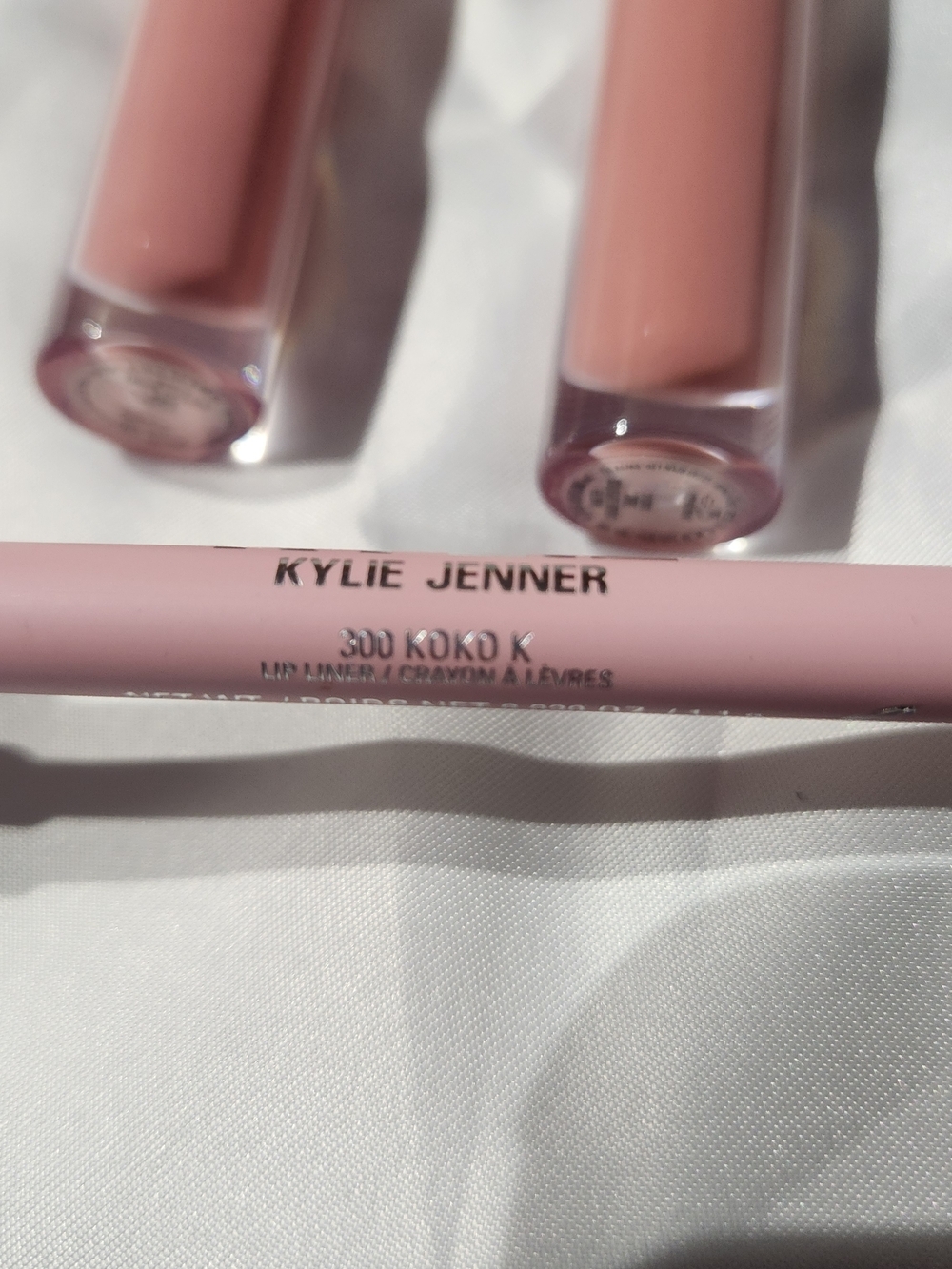 kylie liquid lipstick and lip liner combo - Picture 2 of 3